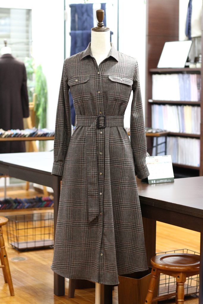 シャツワンピース